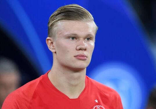 新鹏城vs成都：三外援PK四外援，韦世豪、杨明洋出战（新鹏城迎战成都：三外援对决四外援，韦世豪、杨明洋登场）