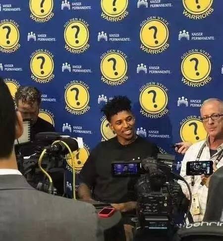 斯基拉：比萨想租借国米的卡尔博尼和罗马的皮西利（斯基拉：比萨有意从国米与罗马租借卡尔博尼、皮西利）