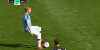 汪士钦熊猫杯首轮解围失误致丢球，末轮报复性动作染红（熊猫杯：汪士钦首战解围失误送丢球，末轮报复动作被红牌罚下）