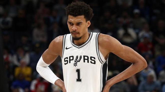 火箭哈登末节爆发连得15分（火箭核心哈登末节发飙连砍15分）