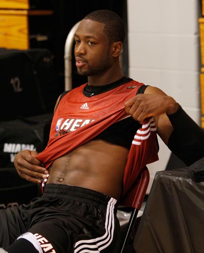 穆帅：我和孔蒂不是朋友，他是顶级教练但我不清楚他的为人（穆帅：我与孔蒂并非朋友，他是顶级教练，但我不太了解他的为人）