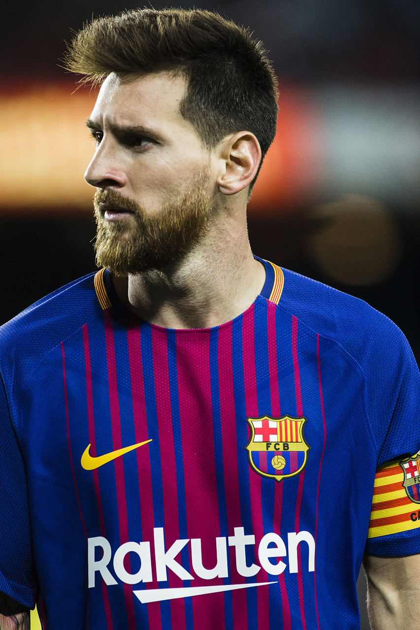 talkSPORT：多家沙特俱乐部有意萨拉赫，每赛季收入可达1.75亿镑（据talkSPORT报道，多家沙特豪门有意引进萨拉赫，其年收入或高达1.75亿英镑）