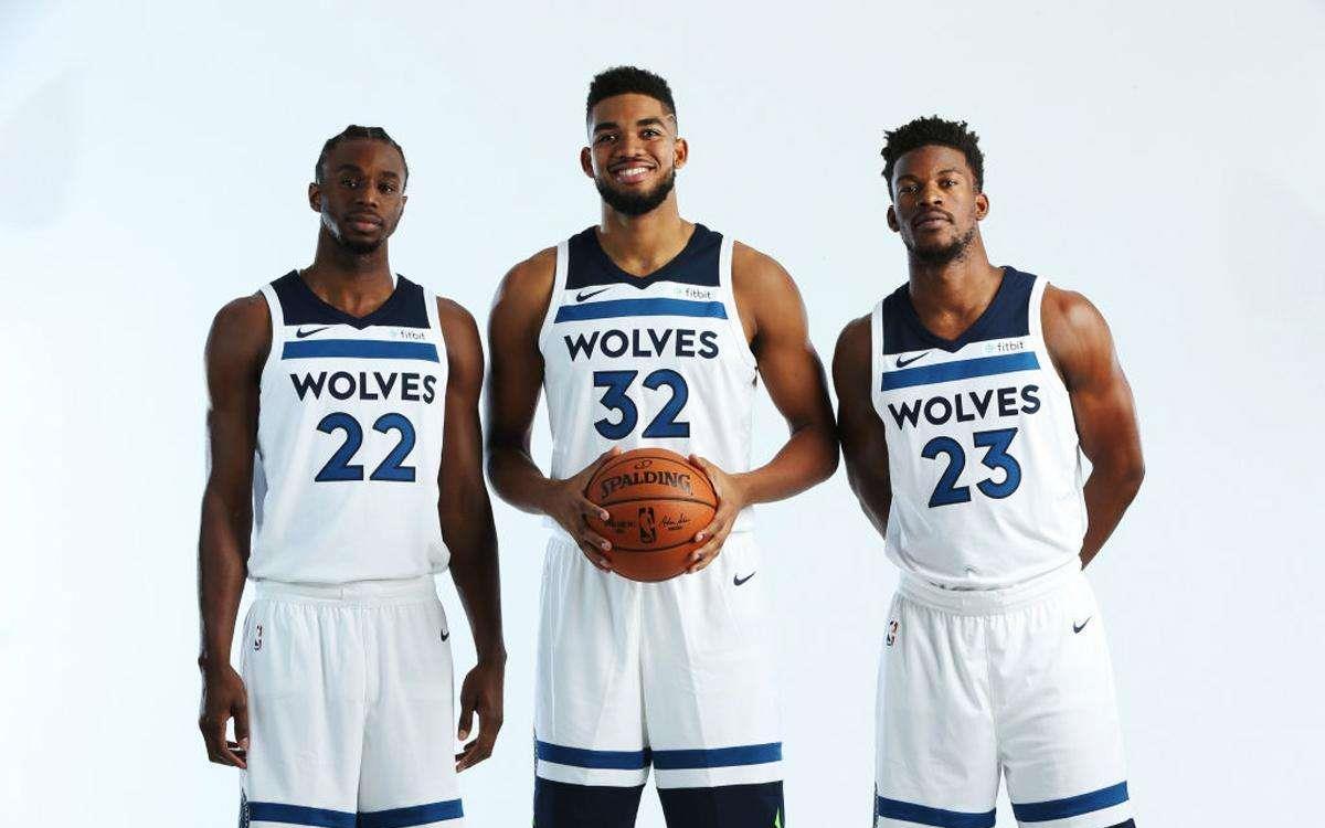 意大利杯八强已定六席！最后两战暗藏玄机：罗马怕重蹈覆辙？科莫黑马归来？（意大利杯八强锁定六席！末两战悬念迭起：罗马会重蹈覆辙？科莫黑马再现？）