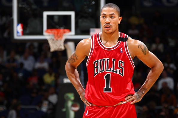 德媒：两名葡体球迷燃放烟火致另一名葡体球迷和一名警官受伤（德媒称两名葡体球迷燃放烟花致一名同队球迷和一名警员受伤）