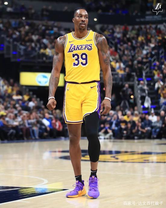 半场战报：拉齐奥1-0莱切，贡多齐建功（半场快讯：拉齐奥暂1-0领先莱切，贡多齐破门）