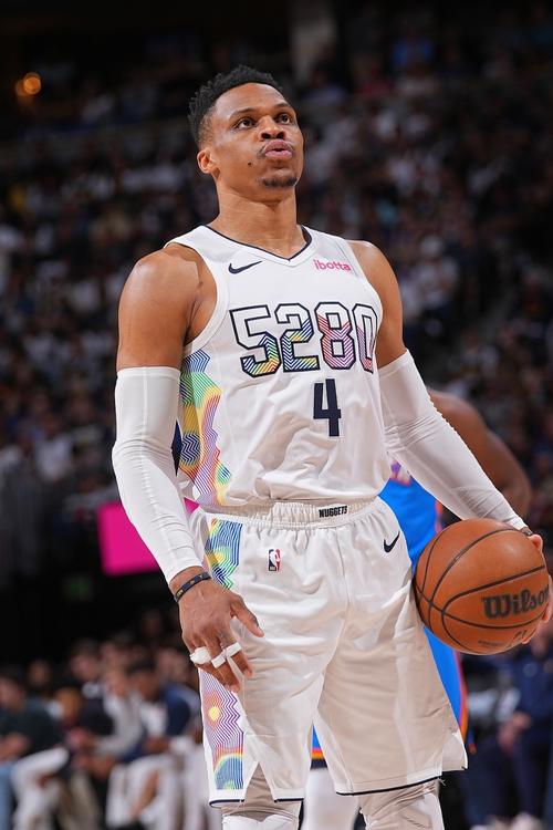 阿隆索：姆巴佩明天能上；阿韦洛亚未来有可能执教皇马（阿隆索：姆巴佩明日可上阵，阿韦洛亚未来或执教皇马）